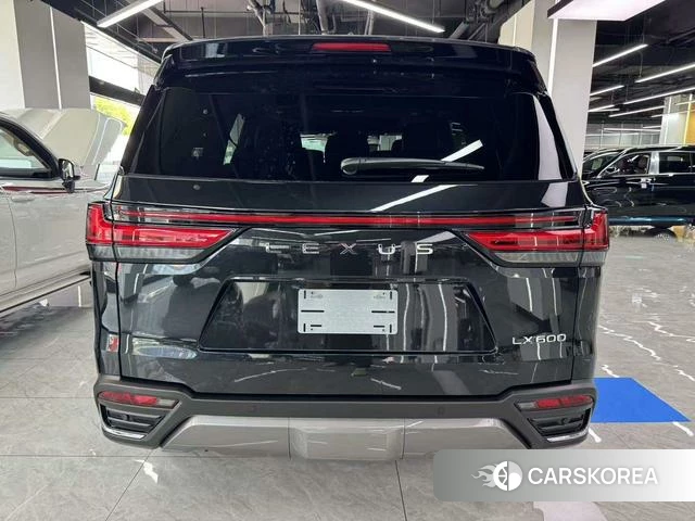 Lexus LX 2025 Черный из Китая, фото 2