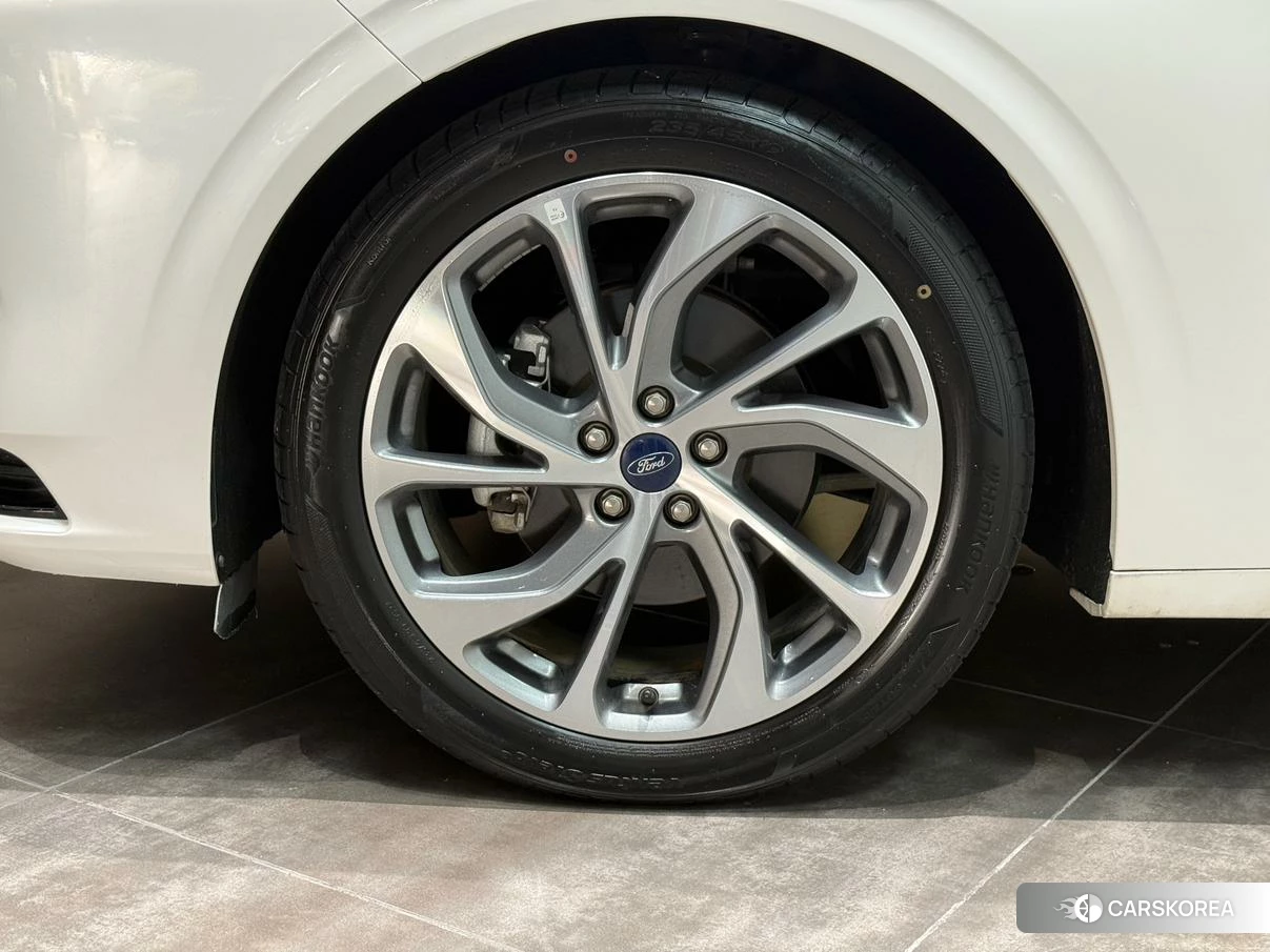 Ford Mondeo 2023 Белый из Китая, фото 2