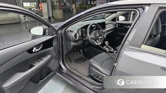 Kia The New K3 2nd generation 2024 Серый из Кореи, фото 2