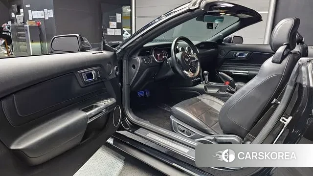 Ford Mustang 2021 Черный из Кореи, фото 2