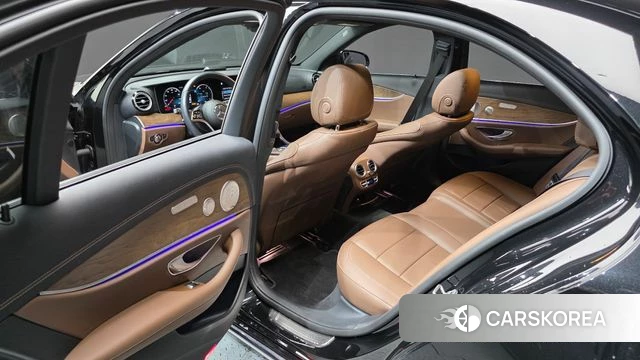 Mercedes-Benz E-Class W213 2021 Черный из Кореи, фото 2