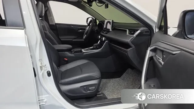 Toyota RAV4 5th Generation 2023 Белый из Кореи, фото 2