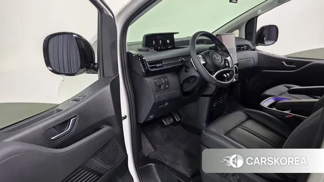 Hyundai Staria 2023 Белый из Кореи, фото 2