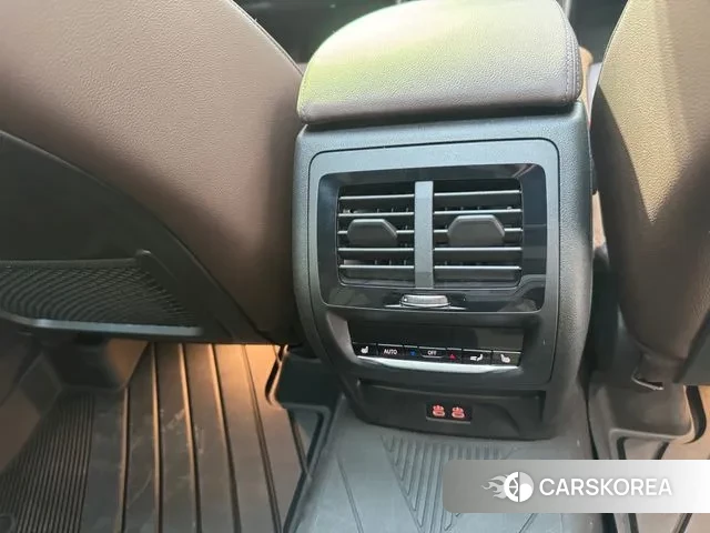 BMW X4 (G02) 2024 Черный двухцветный из Кореи, фото 2