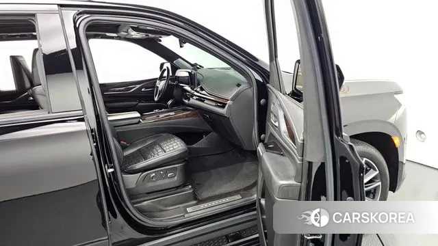 Cadillac Escalade 5th Generation 2021 Черный из Кореи, фото 2