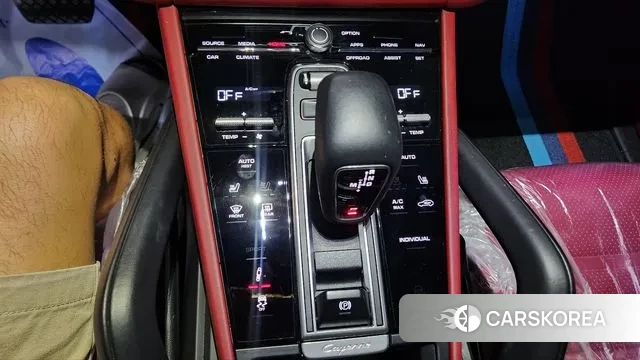 Porsche Cayenne (PO536) 2022 Черный из Кореи, фото 2