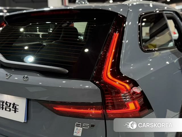 Volvo V90 2022 Серебристо-серый из Китая, фото 2