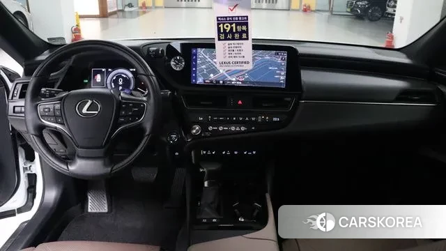 Lexus ES300h 7th generation 2024 Белый из Кореи, фото 2