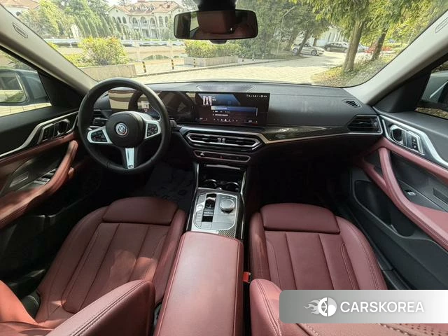 BMW i4 2024 Темно-серый из Китая, фото 2