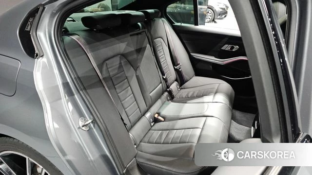 BMW 3 Series (G20) 2025 Серебристо-серый из Кореи, фото 2