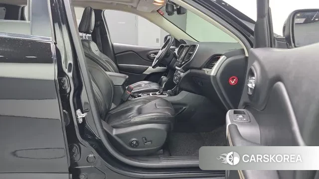 Jeep Cherokee (KL) 2018 Черный из Кореи, фото 2