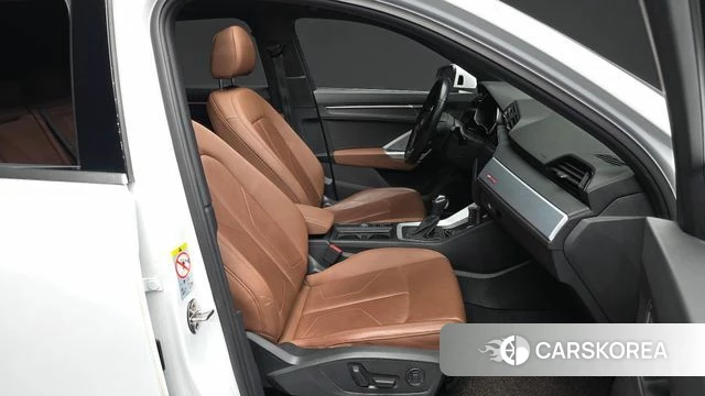 Audi Q3 (F3) 2020 Белый из Кореи, фото 2