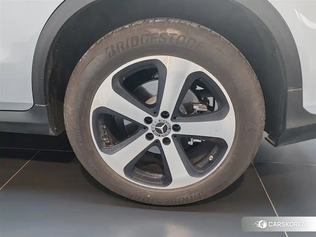 Mercedes-Benz GLC 2022 Silver/gray из Китая, фото 3