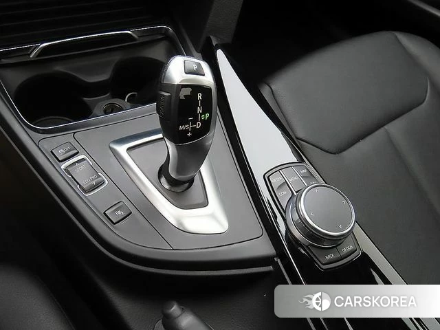 BMW 3 Series (F30) 2018 Белый из Кореи, фото 2