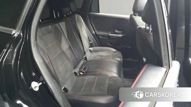 Mercedes-Benz GLA - Class H247 2020 Черный из Кореи, фото 2
