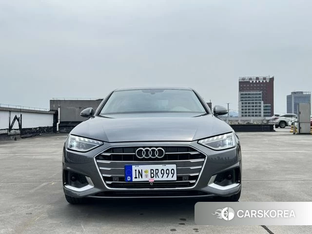 Audi A4L 2021 Серебристо-серый из Китая, фото 2