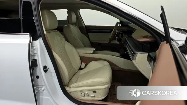 Hyundai Grandeur Hybrid (GN7) 2023 Белый из Кореи, фото 2