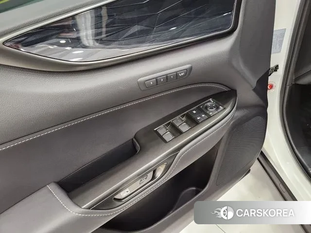 Lexus NX350h Second generation 2023 Жемчужный цвет из Кореи, фото 2