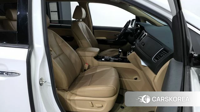 Kia The New Carnival 2018 Белый из Кореи, фото 2