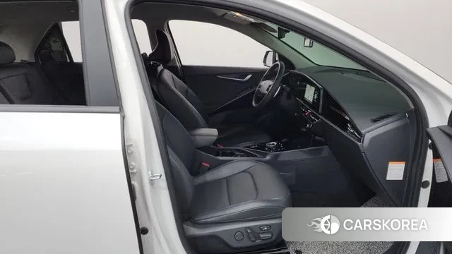 Kia Di Ol Nu Niro 2024 Белый из Кореи, фото 2