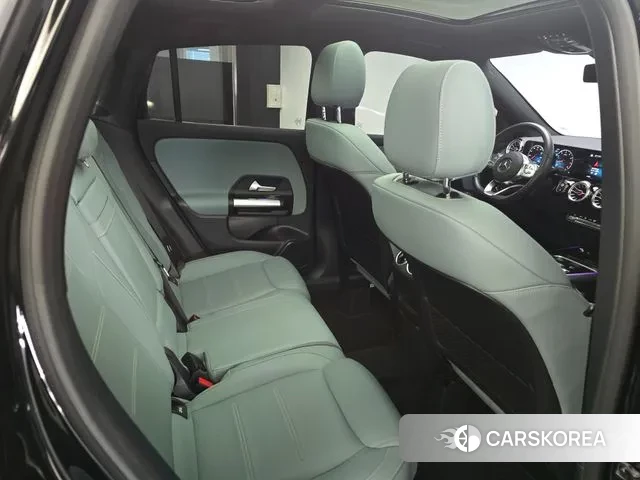 Mercedes-Benz GLA - Class H247 2023 Черный из Кореи, фото 2