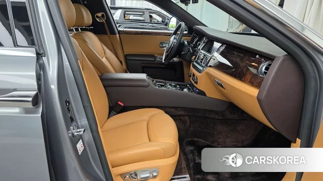 Rolls-Royce Ghost 2018 Серебряный из Кореи, фото 2
