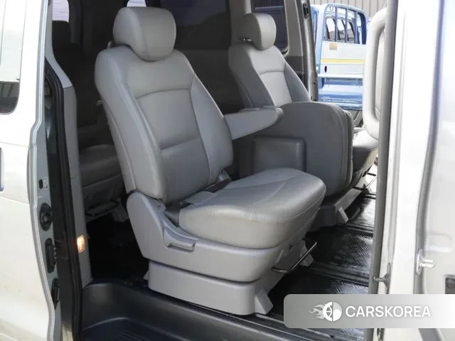 Hyundai The New Grand Starex 2018 Серебряный из Кореи, фото 2