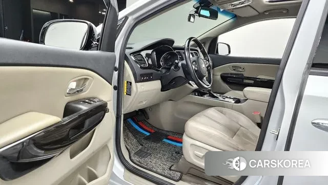 Kia The New Carnival 2018 Серебряный из Кореи, фото 2