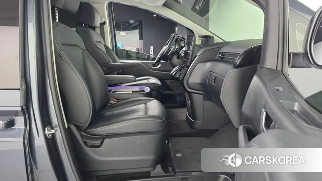 Hyundai Staria 2023 Серый из Кореи, фото 2