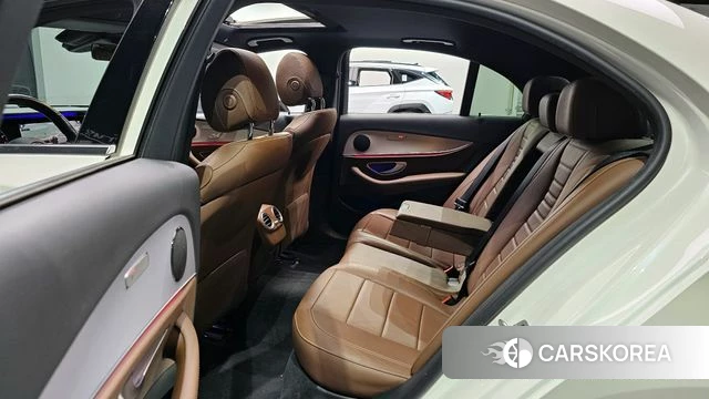 Mercedes-Benz E-Class W213 2021 Белый из Кореи, фото 2