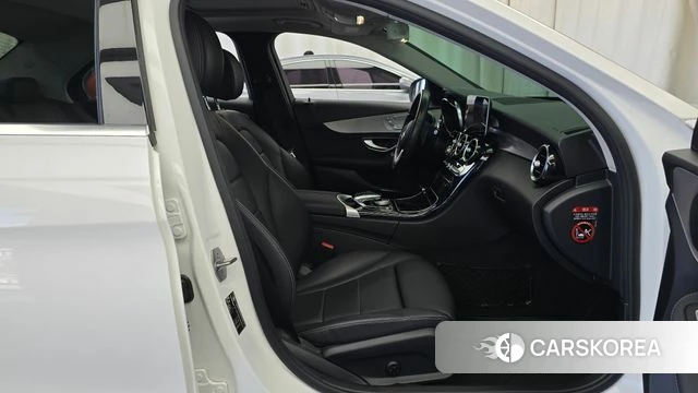 Mercedes-Benz C-Class W205 2020 Белый из Кореи, фото 2