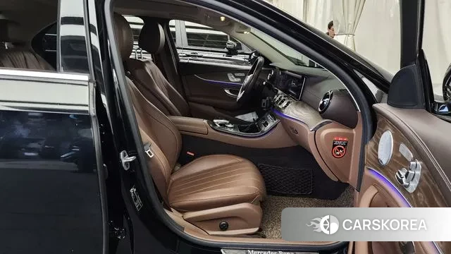 Mercedes-Benz E-Class W213 2019 Черный из Кореи, фото 2