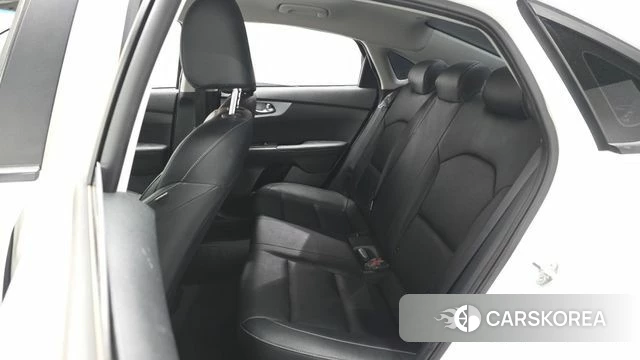 Kia The New K3 2nd generation 2021 Белый из Кореи, фото 2
