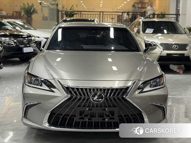 Lexus ES 2024 Серебристо-серый из Китая, фото 2
