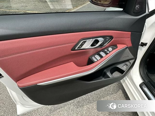 BMW 3 series 2024 Белый из Китая, фото 2