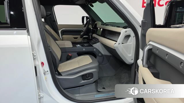 Land Rover Defender (L663) 2023 Белый из Кореи, фото 2