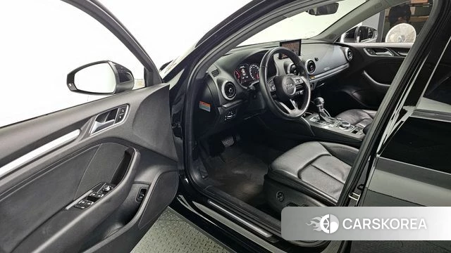 Audi New A3 2018 Черный из Кореи, фото 2