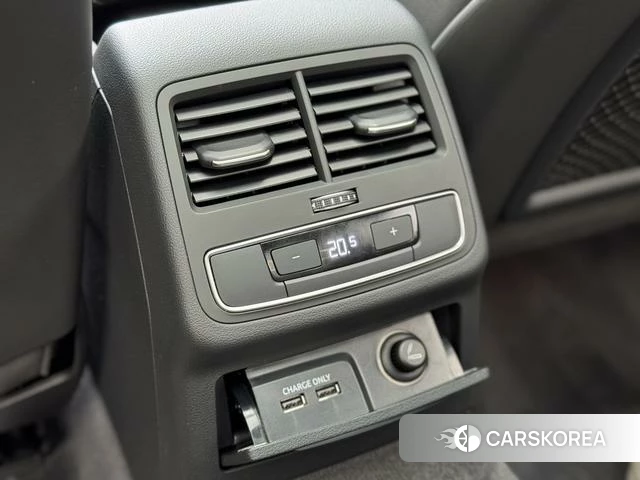 Audi A4L 2023 Белый из Китая, фото 2