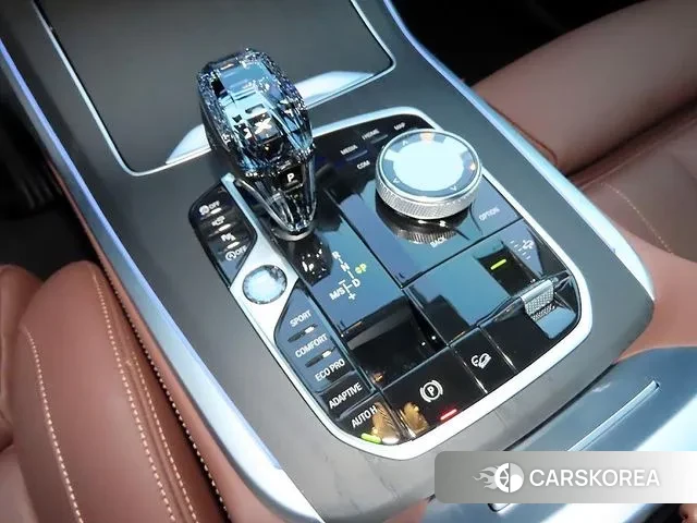 BMW X7 (G07) 2022 Черный из Кореи, фото 2