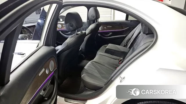 Mercedes-Benz E-Class W213 2019 Белый из Кореи, фото 2