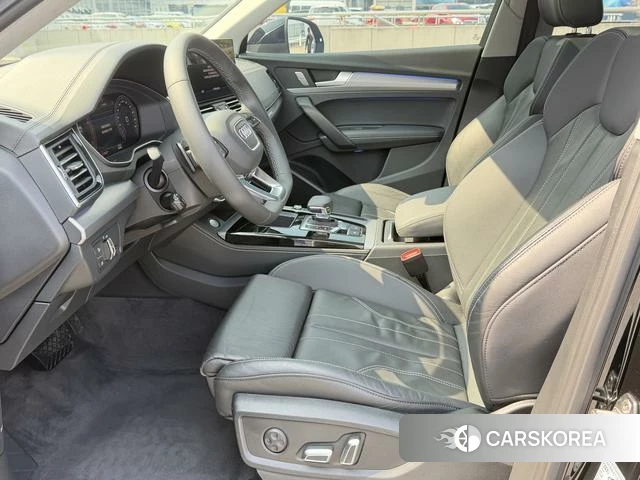 Audi Q5L 2024 Черный из Китая, фото 2