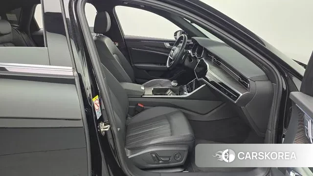 Audi A6 (C8) 2023 Черный из Кореи, фото 2