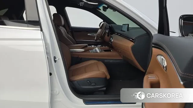 Genesis GV70 2022 Белый из Кореи, фото 2