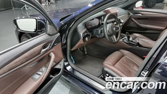 BMW 5 Series (G30) 2021 Черный из Кореи, фото 2