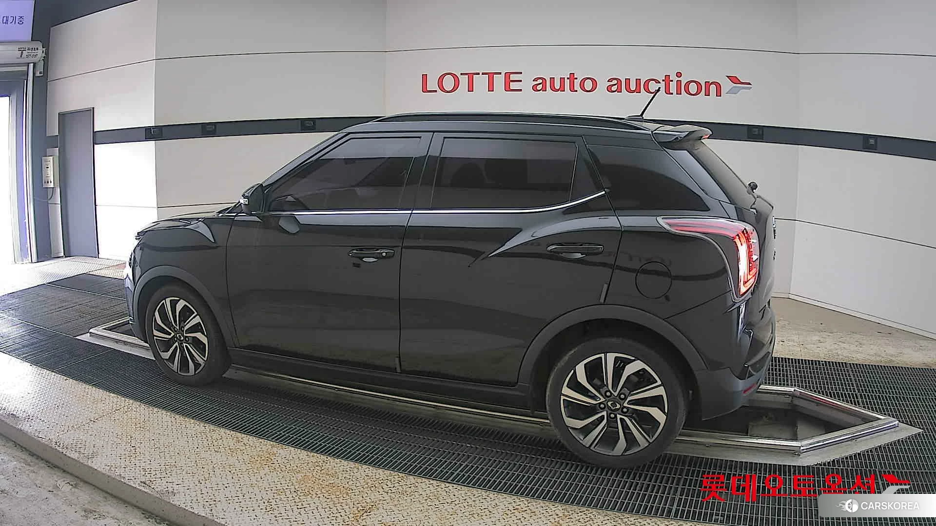 SsangYong Tivoli 2021 Spaceblack из Кореи, фото 2