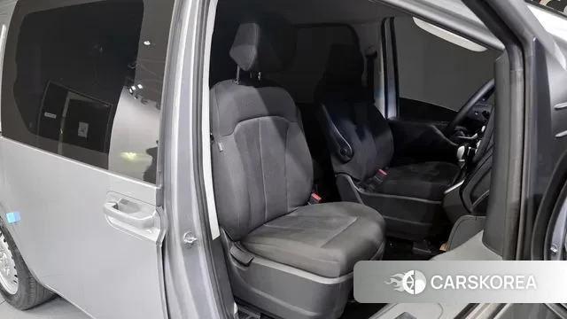 Hyundai Staria 2022 Серебряный из Кореи, фото 2