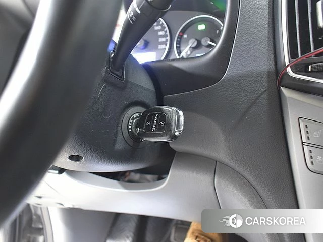 Hyundai The New Grand Starex 2018 Серебряный из Кореи, фото 2