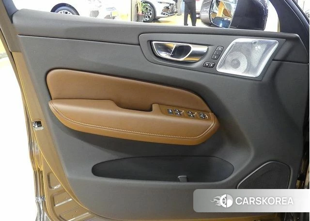 Volvo XC60 second Generation 2024 Серый из Кореи, фото 2