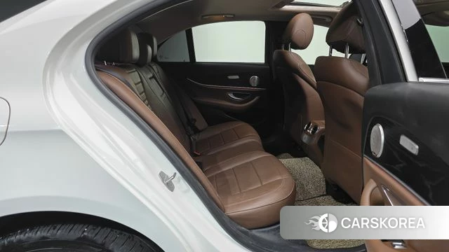 Mercedes-Benz E-Class W213 2018 Белый из Кореи, фото 2