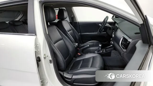 Kia Stonic 2018 Белый из Кореи, фото 2